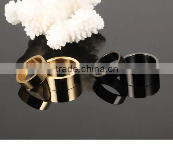 Factory Direct Price Fashion Design 18K IP Gold Ring Design for Couples photo-5