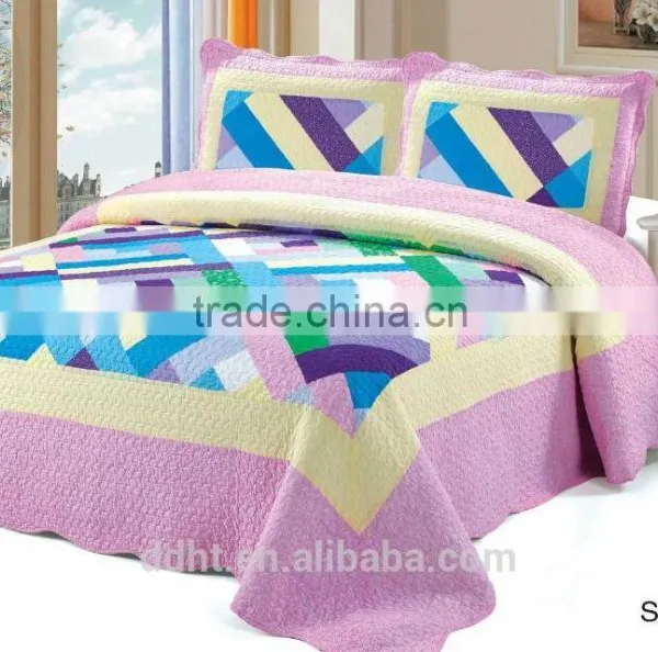 Interlaced Color Blocks Floral Patchwork Bedding Sets / Patchwork Quilts