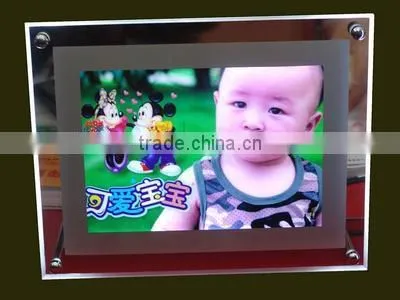 High Quality Metal Family GIfts of New Modern Design Craft Latest Design of Photo Frame photo-4