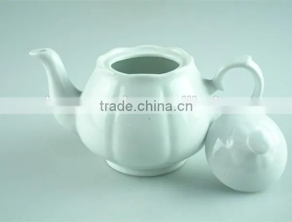 White Porcelain Teapot With Lid 750 ml Chaozhou Stock photo-3