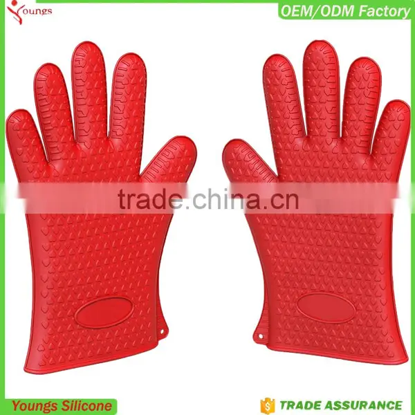 Customize Silicone Massage Glove Kitchen Glove FDA Soft Red Oven Gloves photo-3