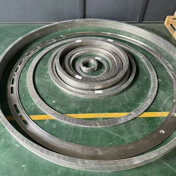 Junta compuesta de grafito y acero inoxidable y manguito de PTFE con patente