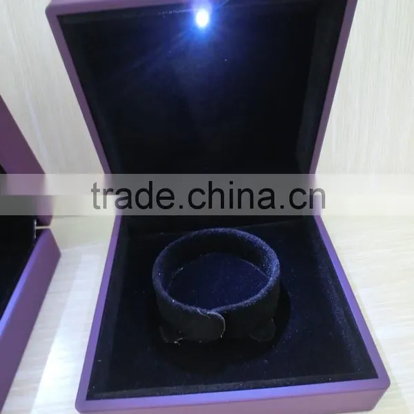 Luxur Varnished Color Jewelry Set Ring Box Bracelet Box Nacklace Box Wedding Gift Set With LED Jewelry Wooden Box photo-4