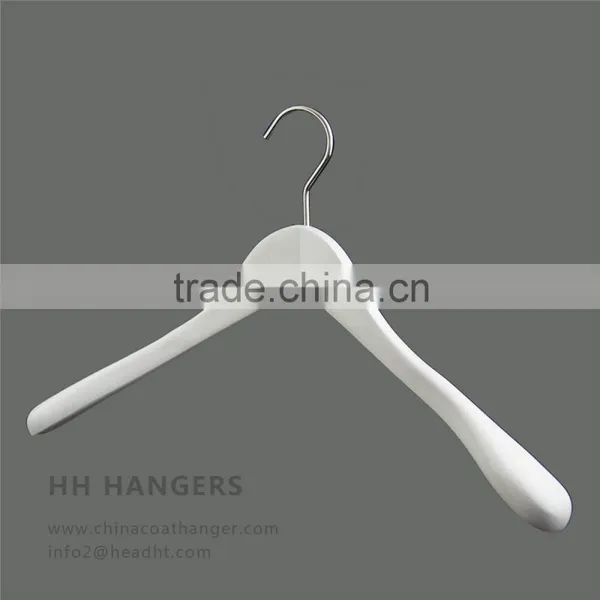 Luxury Wooden Hanger Manufacture All Kinds of Wholesale Wooden Clothes Hanger photo-4