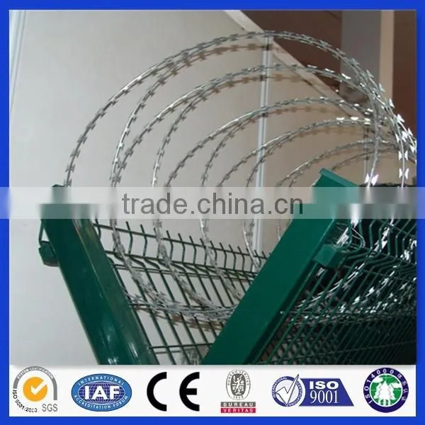 Hot Dipped Galvanized BTO-22 Coiled Razor Barbed Wire photo-2