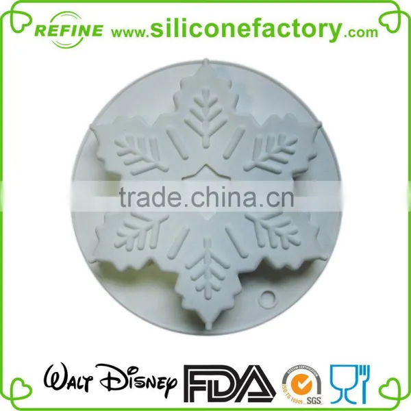FDA & LFGB Confirmed Silicone Christmas Cake Mould in Snowflake Shape photo-3