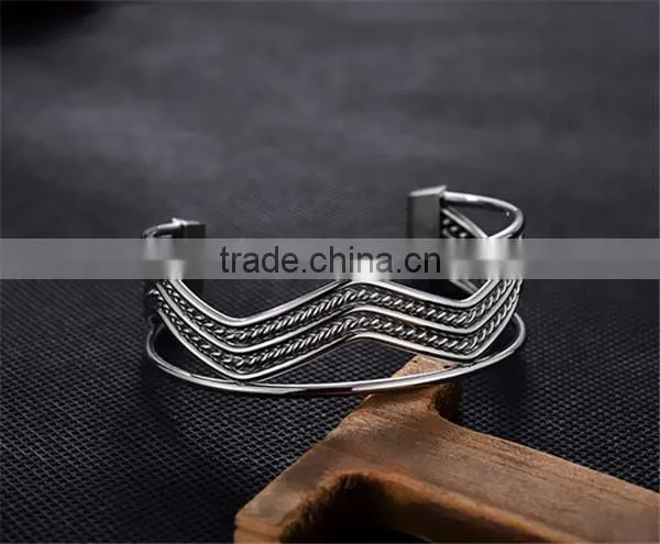 2016 Latest New Design Stainless Steel Silver Open Cuff Bangle for Women Engraved Jewelry photo-2