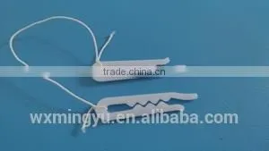 PLASTIC CLIP WITH RUBBER STRING 3.8cm Plastic Tooth Clip