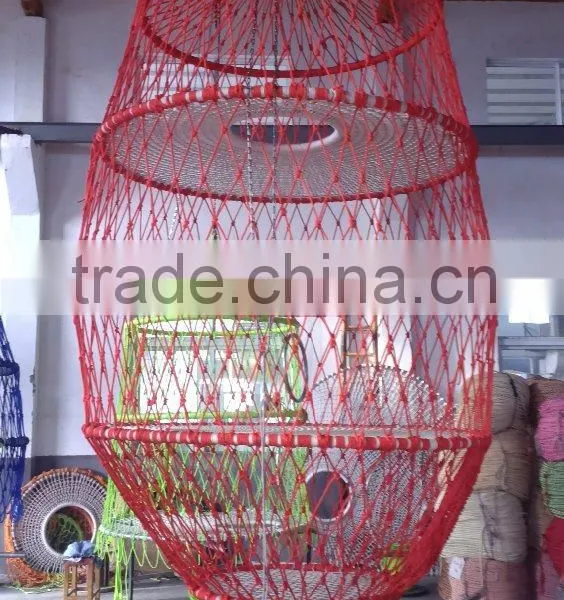 Children Expand the Hoisting Net Cage