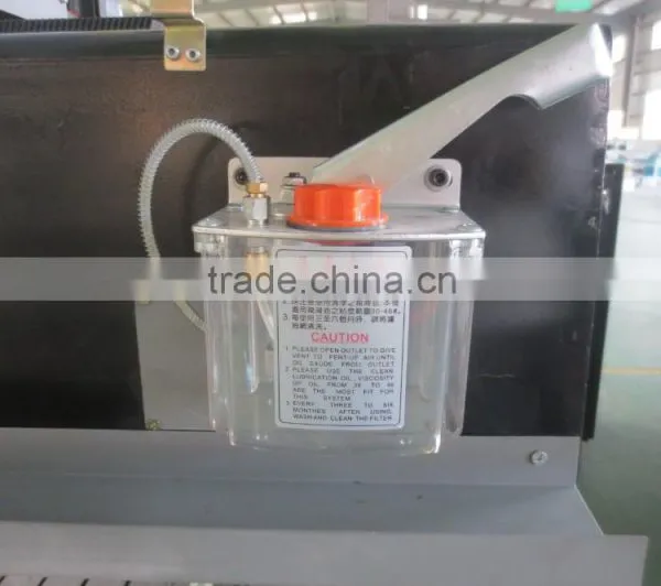 DL6090 Mini Cnc Router in China Jinan City With Water Cooled Spindle, Hand Oil photo-6