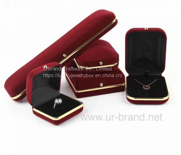Wholesale Fashionable Luxury Handmade Velvet Jewelry Ring Box With Custom Logo