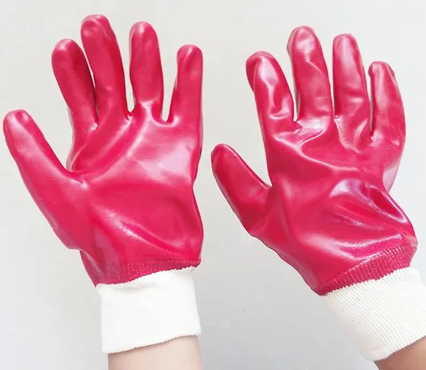 Oil and Chemical Resistant Industrial Heavy Duty Cotton Interlock Knitted Wrist Dipped PVC Coated Gloves photo-2