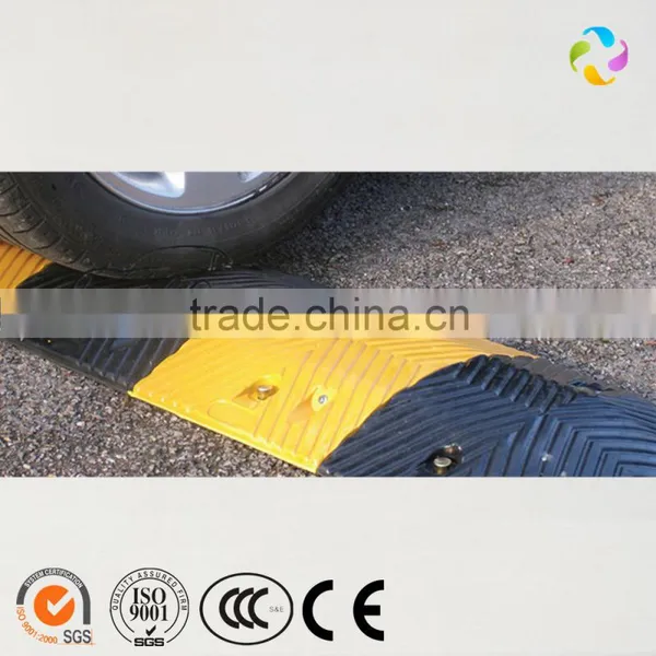 Effectively Traffic Calming Reflective Rubber Speed Bump photo-4
