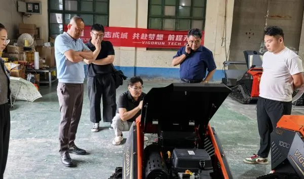 Utility 2 Cylinder 4 Stroke Gasoline Engine Fast Weeding Remote Control Distance 200m Remote Operated Accessories Carrier photo-6
