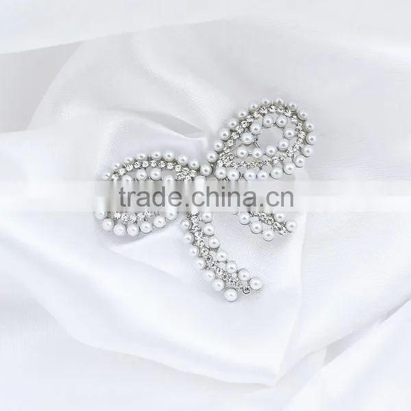 European Classic Platinum Micro Explosion Zircon Fashion Exquisite Bow Brooch Men Wedding Brooch photo-3