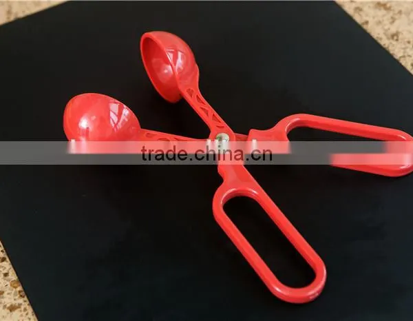 Kitchenware Small Plastic Manual Meatball Maker photo-3