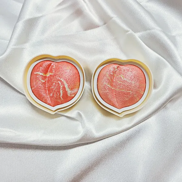 Fully Customized Peach Shape Blusher Palette With High Glow Face Backed Powder Oem Blush and Highlighter Chunky Glitter photo-4