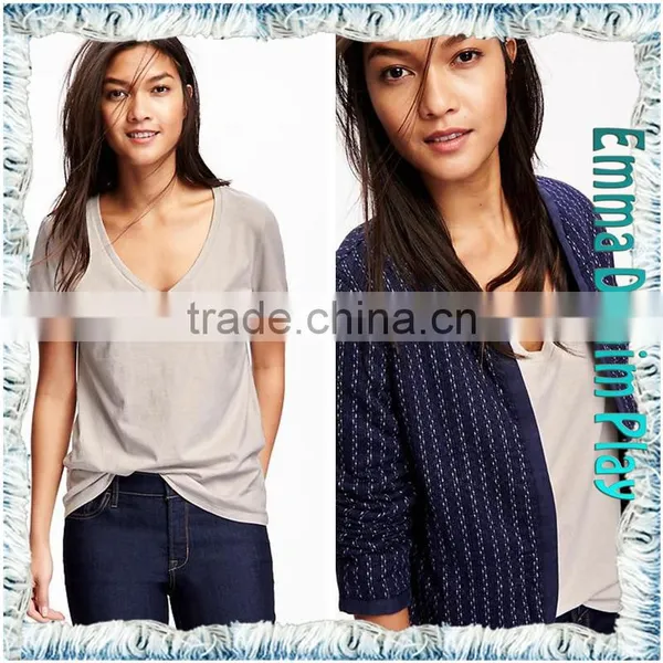Latest Style Customized Made Sketch Leisure Ladies Grey Organic Cotton Deep V Neck T Shirts photo-4
