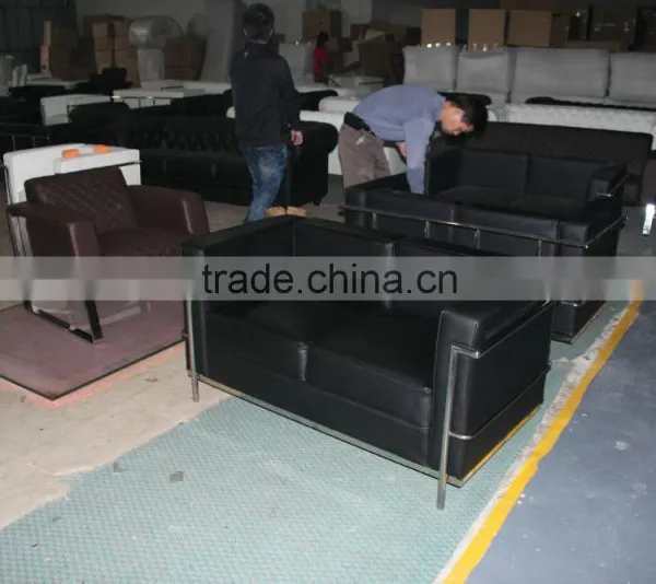 Replica Graceful French Design Comfortable Italian Genuine Leather 2 Seater LC2 Sofa for Commercial Use Office photo-2