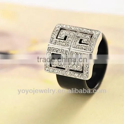 Light Weight Finger Ring for Men Crystal Acrylic Ring Jewelry photo-6