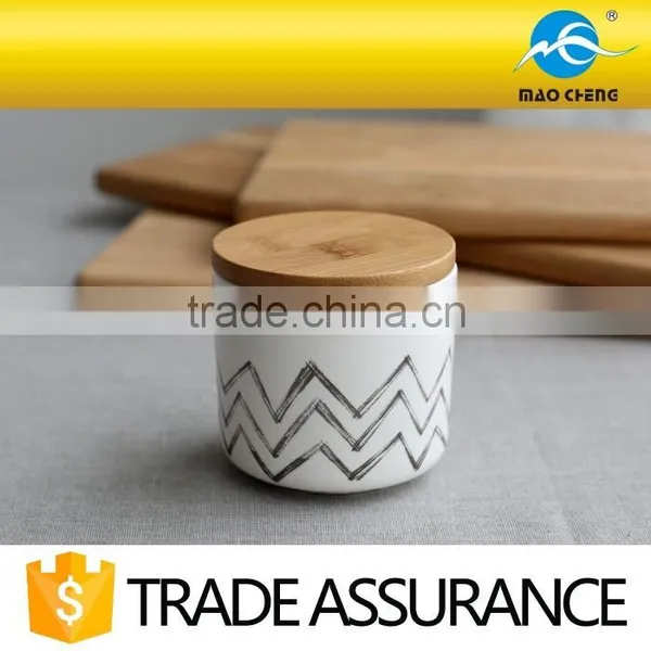 Customized Household Porcelain Candle Jars With Wooden Lid photo-4