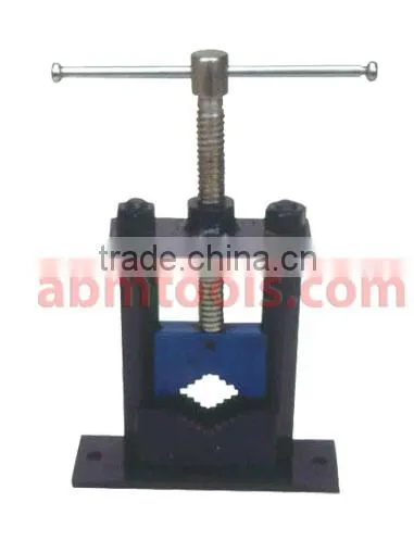 Pipe Vice - Pillar Type - Changeable Jaws
