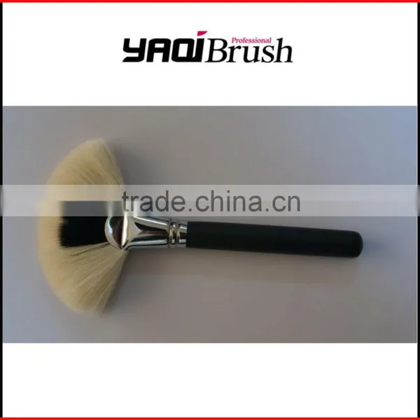 Pink Wooden Handle Fan Makeup Brush photo-4