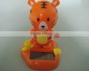 15010709 Wholesale Best Promotional Flip Flap Solar Toy Dancing Shaking Solar Toys for Car photo-6