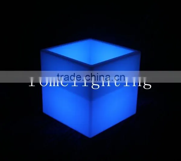 Rotomolding Technology Environmental Protection Plastic Waterproof Light Led Flower Planter For Hall Decorative photo-5