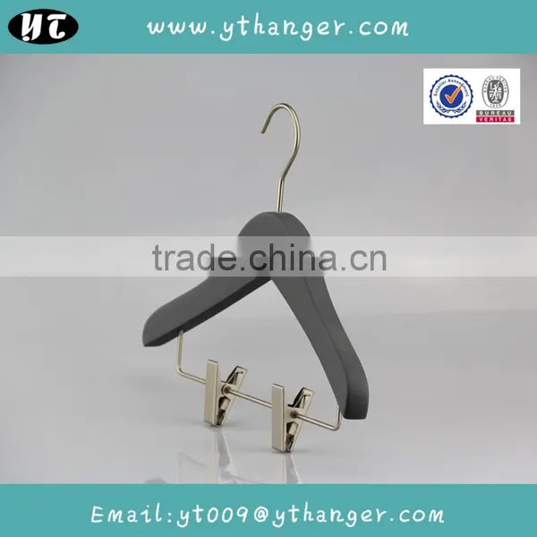 HA6879 Plastic Kids Clothes Hanger Baby Suits Hanger With Clips photo-2