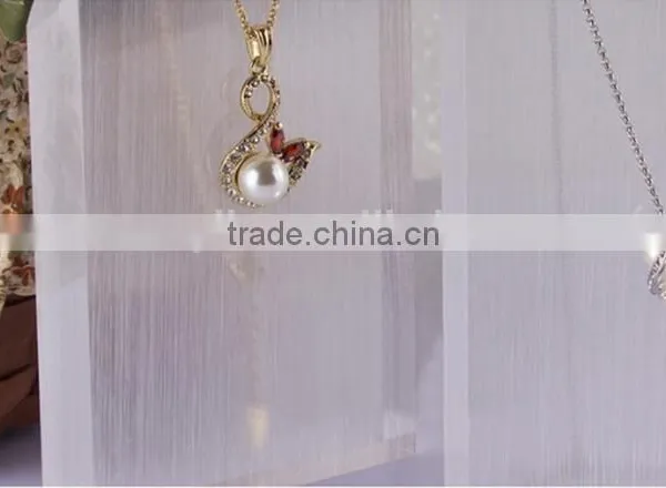 Hot Sale Acrylic Nacklace Display Crystal Block photo-3