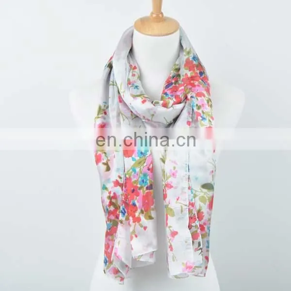 2014 Fashion Ladies Newest Wholesale Print Scarf Turkish Silk Scarf Shawl photo-3