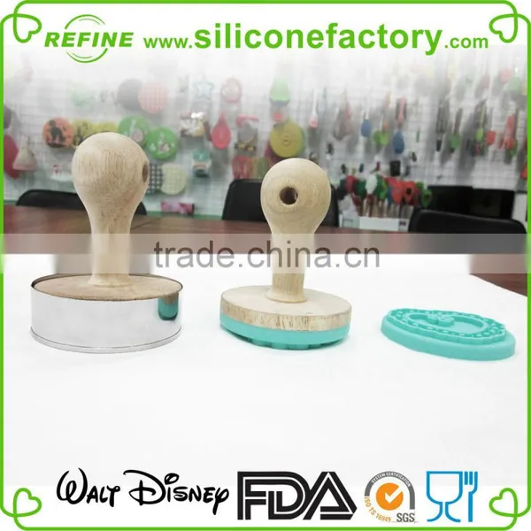 Popular Round Shape Wood Handle Giant Silicone Cookie Stamp photo-3