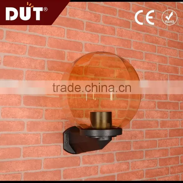 2016 New Design Machinery Manufactured Acrylic Plastic Globe Wall Light Fixture
