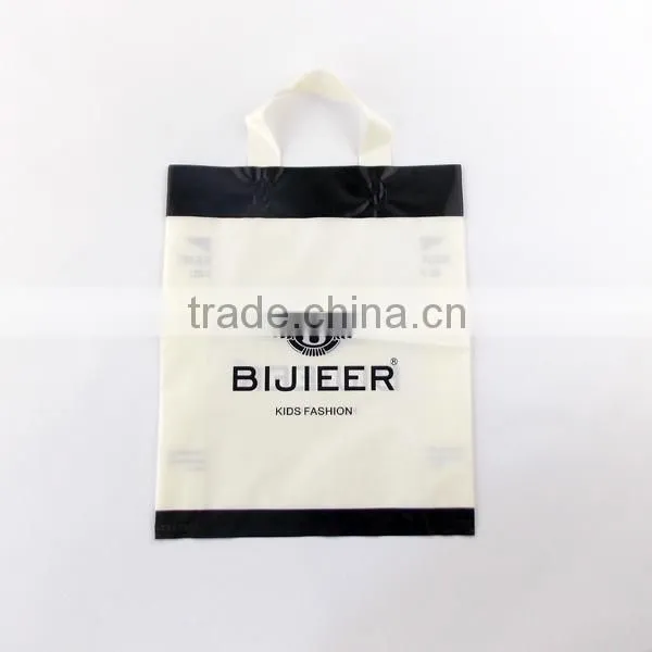 Fashion and Custom Design Wrapping Plastic Carry Bag for Gift