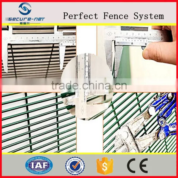 Anti-cut and Climb Military Security Fences Factory photo-4
