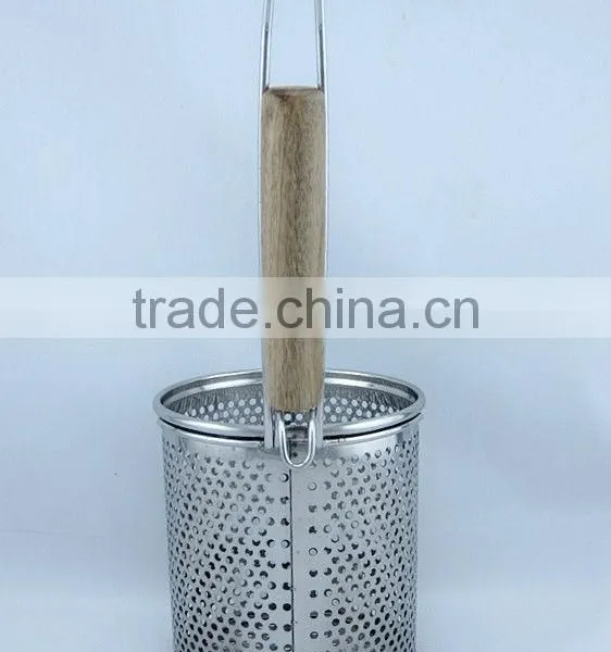 Stainless Steel Strainer With Wood Handle photo-2