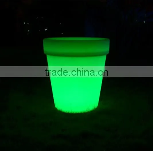 BSCI Approval LED Flower Pot Outdoor Large Size Plastic Flower Planter Rustic Flower Pots& Planters photo-4
