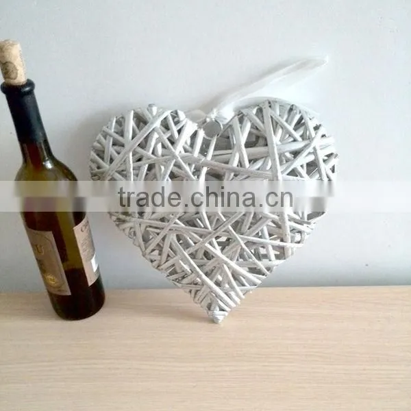 HOT Beautiful Heart Shaped Wicker Baskets