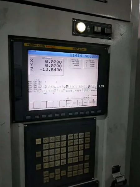Taiwan YCM FV102A Vertical Machining Centers photo-2