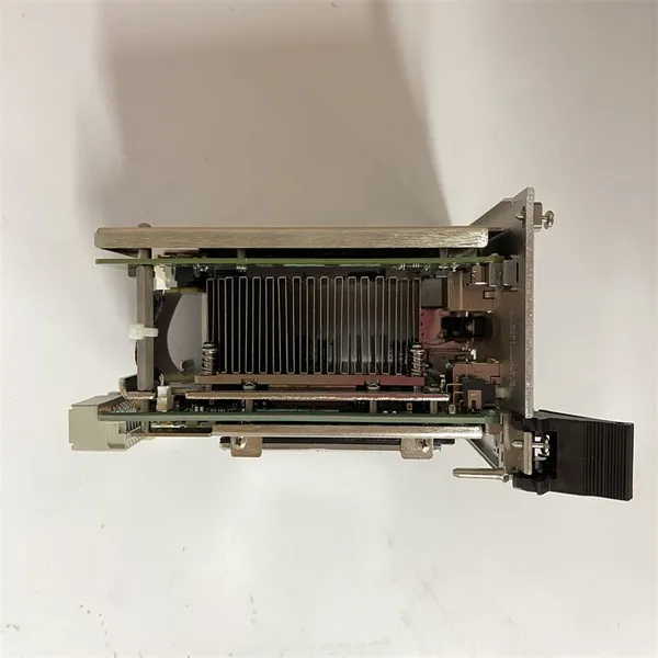 National Instruments PXIE-8840QC Embedded Controller photo-4