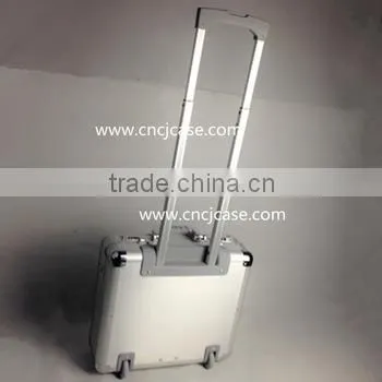 Easy Carrying Aluminum Travel Suitcase photo-2