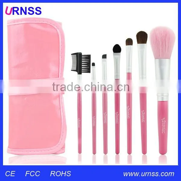 Heart Shaped Makeup Brush, Types of Makeup Brushes, Makeup Brushes 101 photo-6