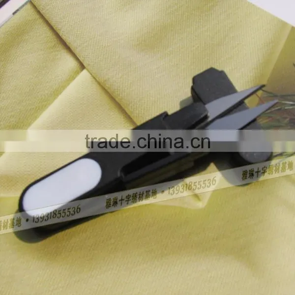 Wholesale Sewing Craft Tools Cross Stitch Mini Scissors With Cap Colorful photo-4