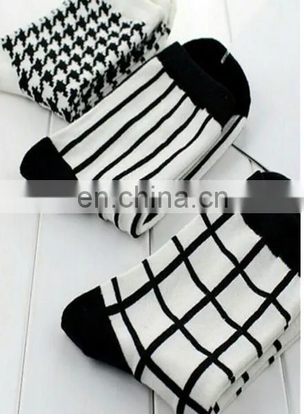 2016 Custom Fashion Mens Socks Colourful Professional Factory photo-3