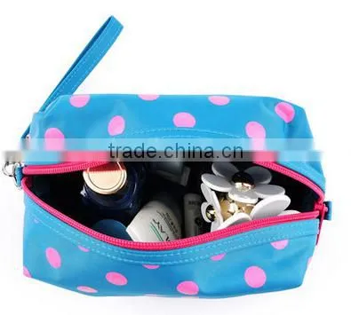 Yiwu Factory Made Nylon Cosmetic Pouch Bag With Handle photo-3
