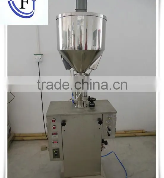Vertical Type Constant Temperature Liquid Wax Filling Machine With Mixer and Hopper photo-6