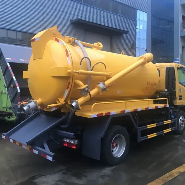 Dongfeng 4*2 7-9cbm Water and Foam Fire Fighting Truck photo-3