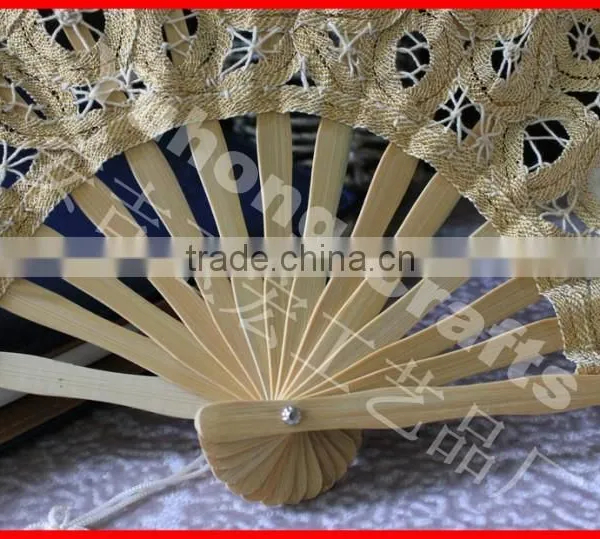 High Quality Handmande Heart Pattern Lace Fan photo-3