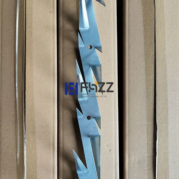 Double Clawed Stainless Steel Medium Wall Razor Spikes for Perimeter Security Protection photo-4